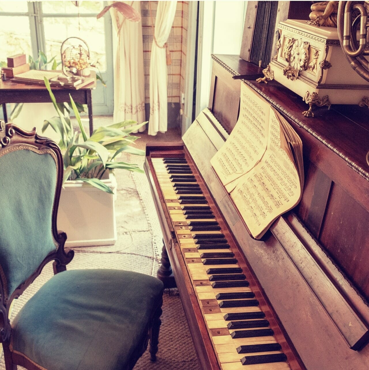 How do you know if your Chicago piano needs tuning?